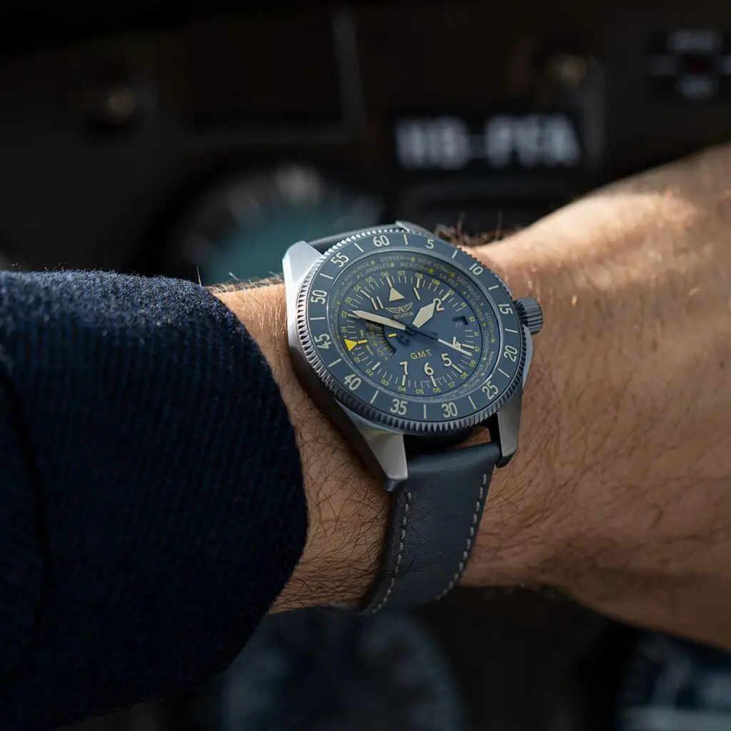 SwissBoutique-часовник-Aviator V1-37-7-305-4-4