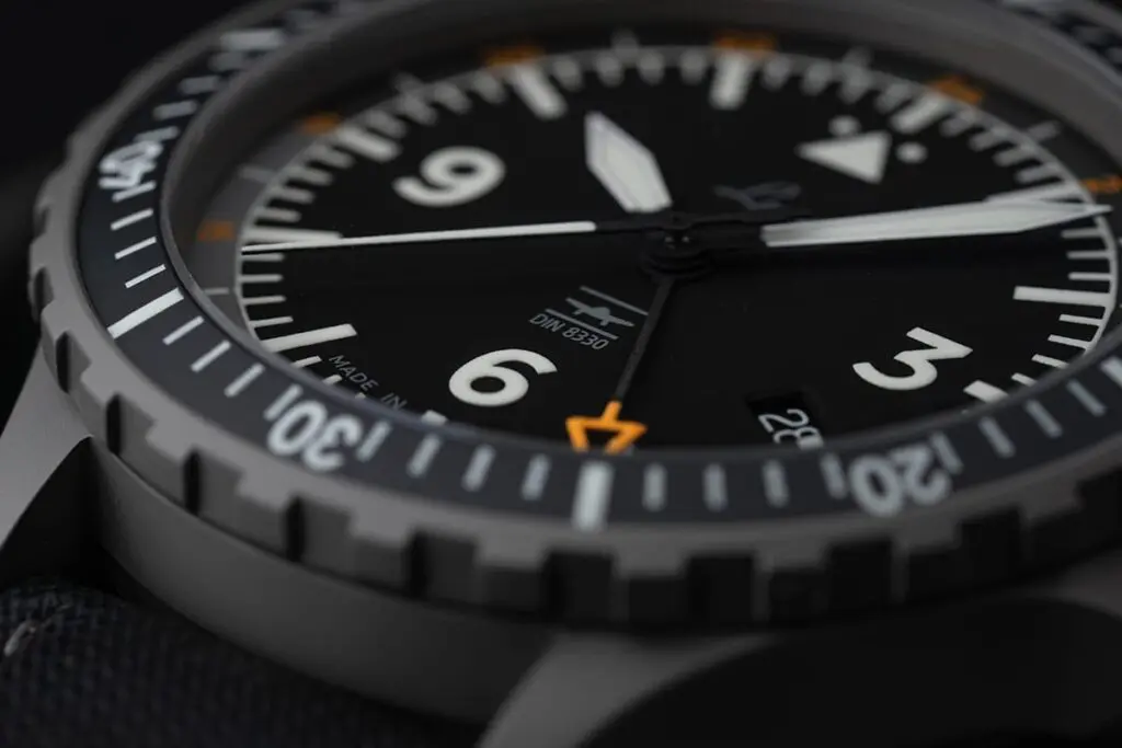 swissboutique-laco-fliegeruhr-hamburg-gmt-din-8330-862165-7