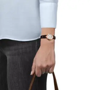 SwissBoutique часовник Tissot T1260103601300 4 SwissBoutique-часовник-Tissot-T126_010_36_013_00-4