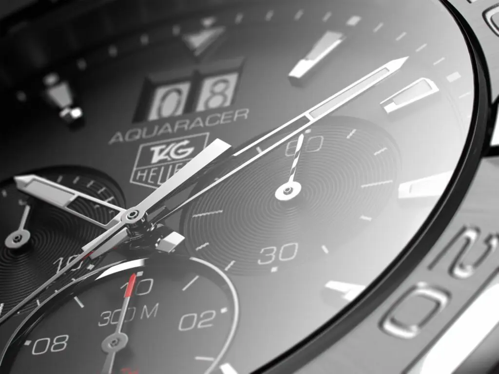 CAY1110_BA0927_closeup-tag-heuer-swissboutique