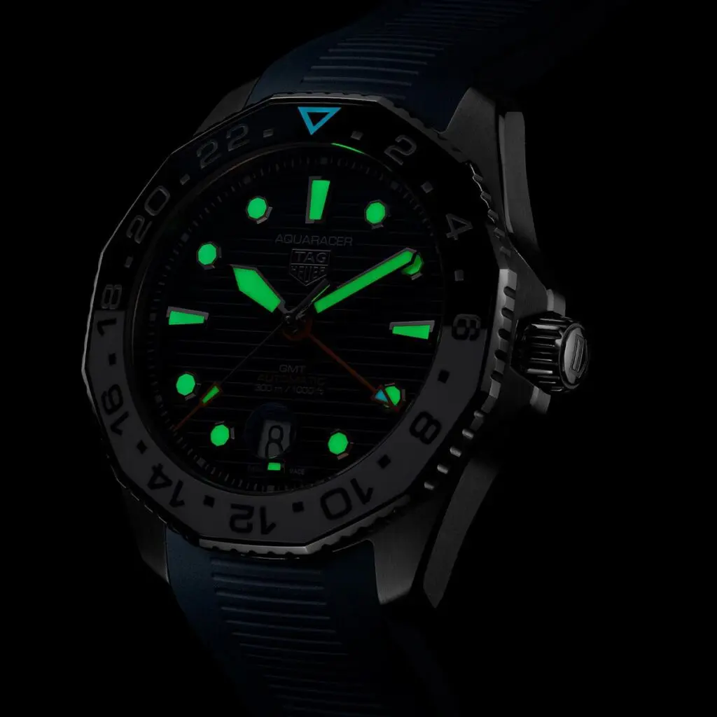 WBP2010-FT6198_superluminova-tag-heuer-swissboutique