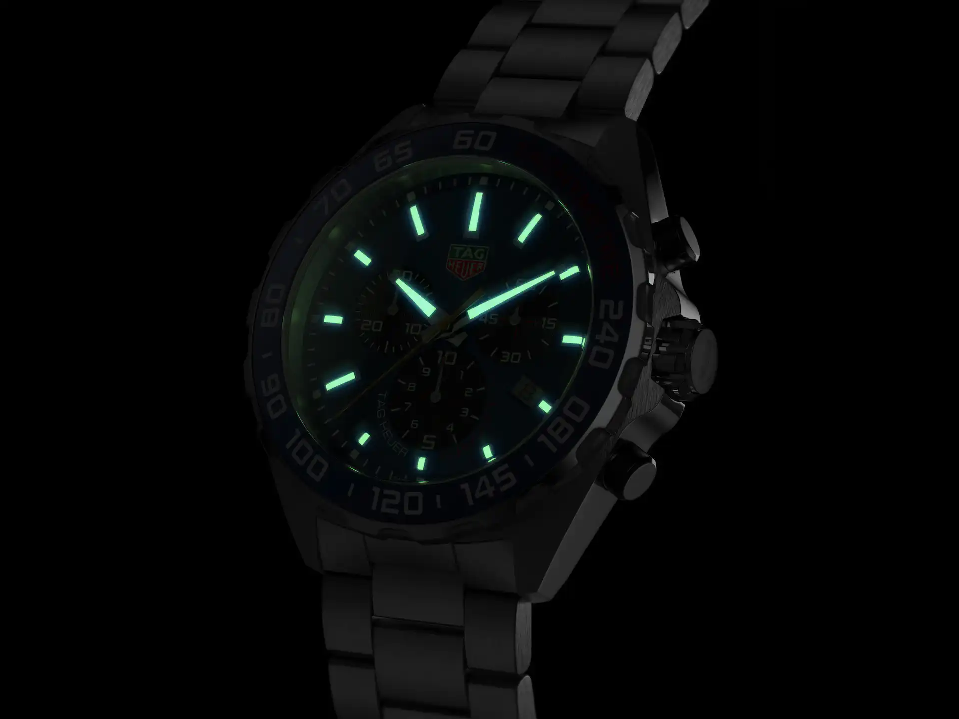 CAZ101AKBA0842_superluminova-tag-heuer-swissboutique
