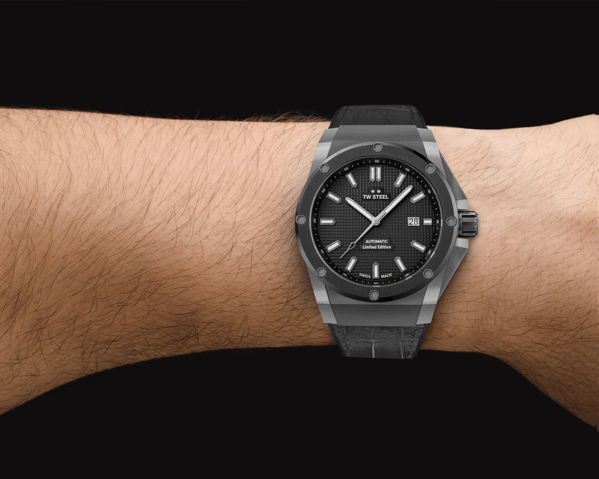 ACE142-TW_STEEL-SwissBoutique-4