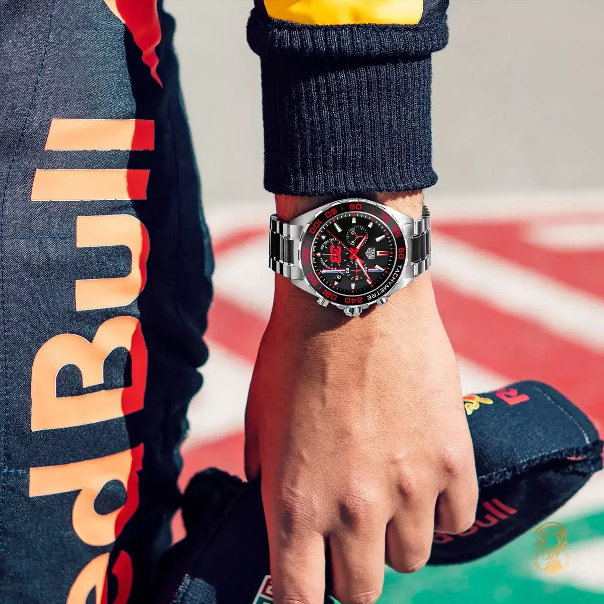 CAZ101U-BA0843-tag-heuer-swissboutique-hand