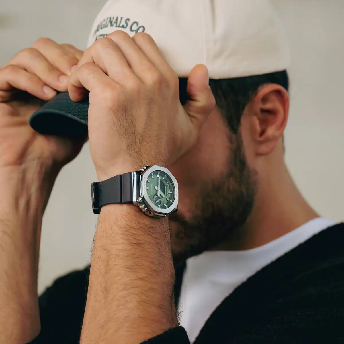 GBM-2100A-1A3ER-casio-hand