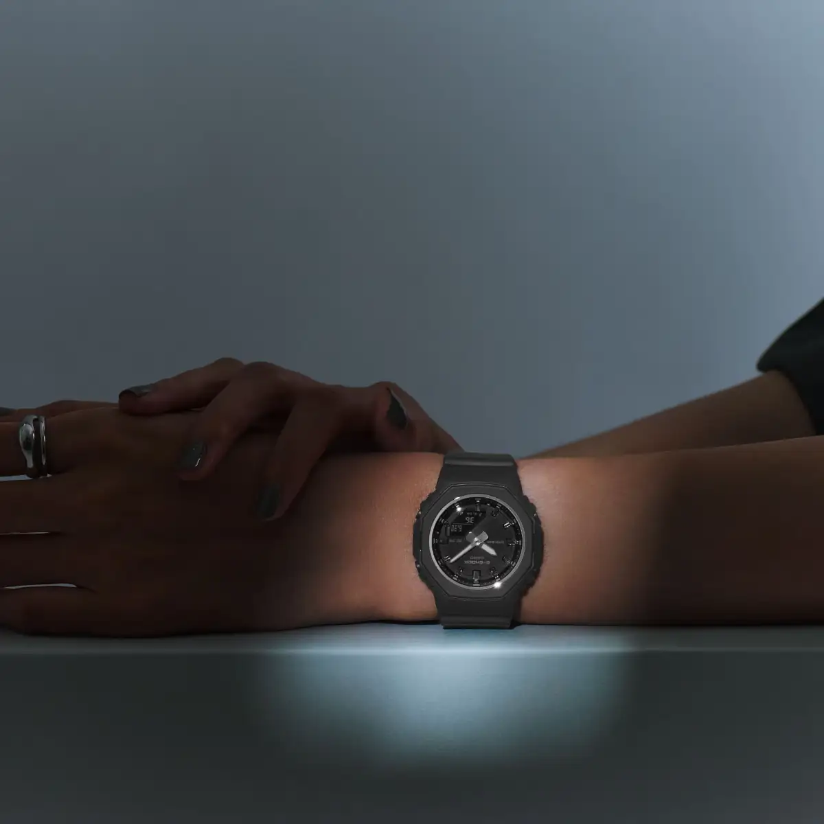 GMA-P2110-1AER-casio-1