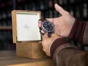 swissboutique-laco-replika55b-862195-hand-box